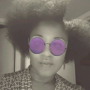 Meet your Posher, Nikki